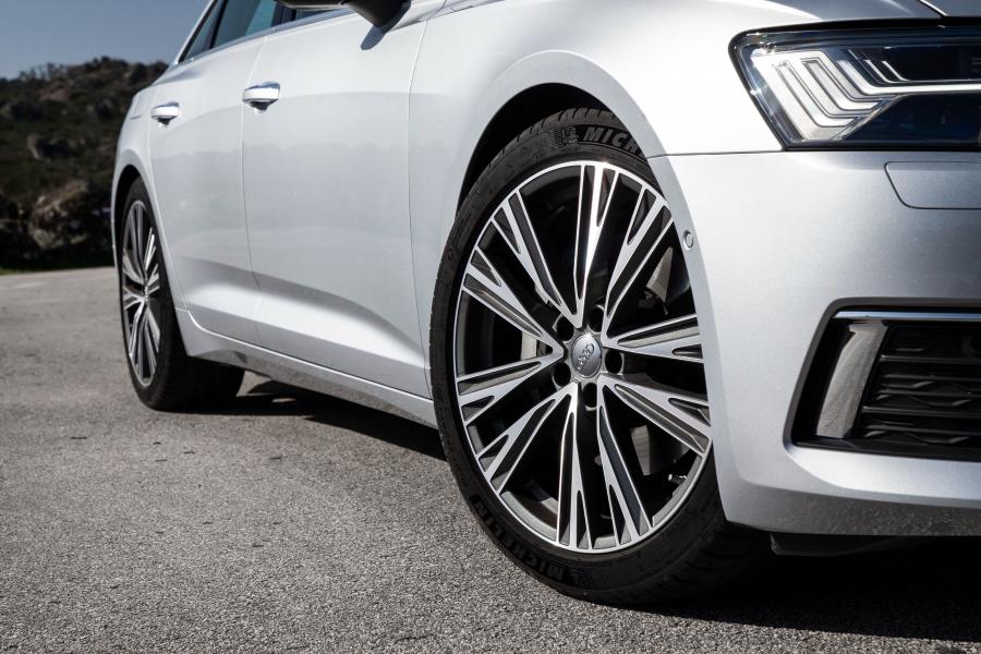 Детали экстерьера Audi A6 50 TDI Quattro (C8) 2018 года  (WW) (фото 21 из 40)